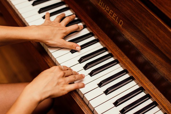 Quels sont les meilleurs exercices pour préparer un enfant à l'apprentissage du piano ?