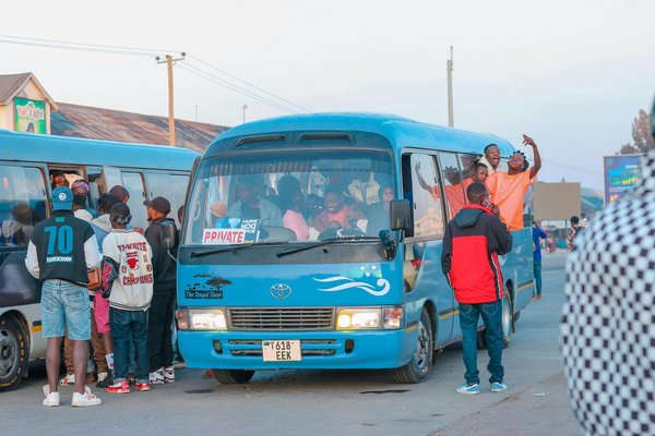 Location minibus 9 places : pratique et économique pour vos voyages